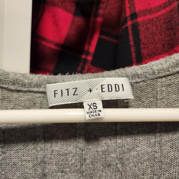 Crop top - Picture 2 of 2